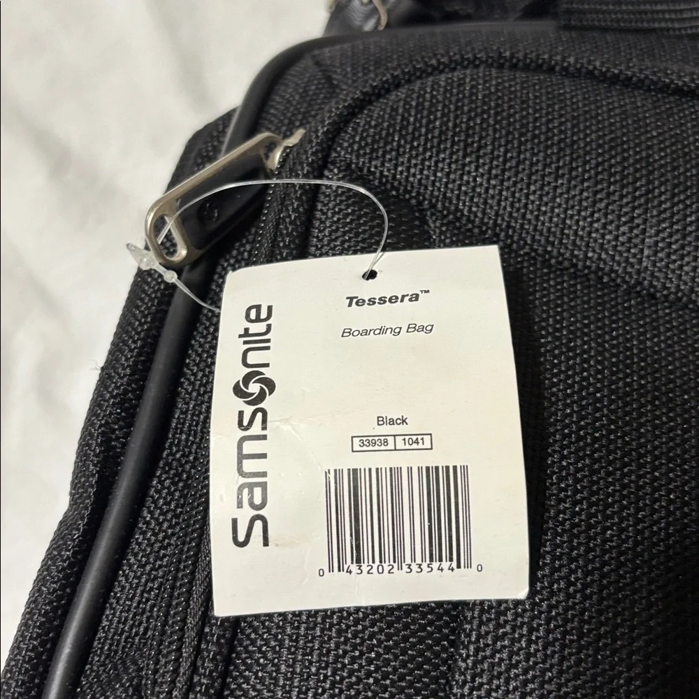 Samsonite Tessera boarding bag with shoulder strap and sleeve. NWT